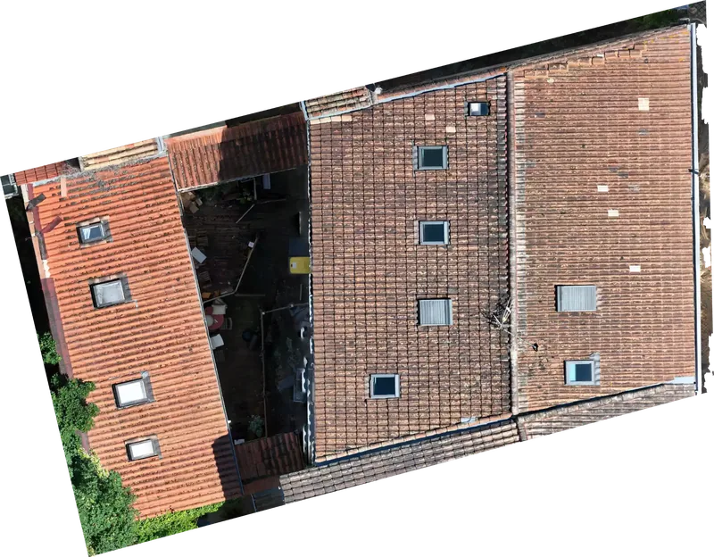 Orthophoto par drone de la toiture d’un ensemble d’immeubles en copropriété à Bordeaux centre