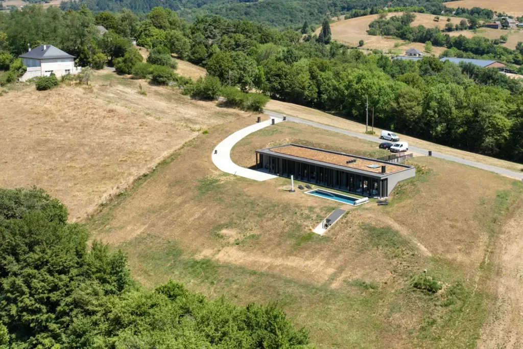 Vue aérienne par drone d’un projet immobilier livré et intégré dans son environnement